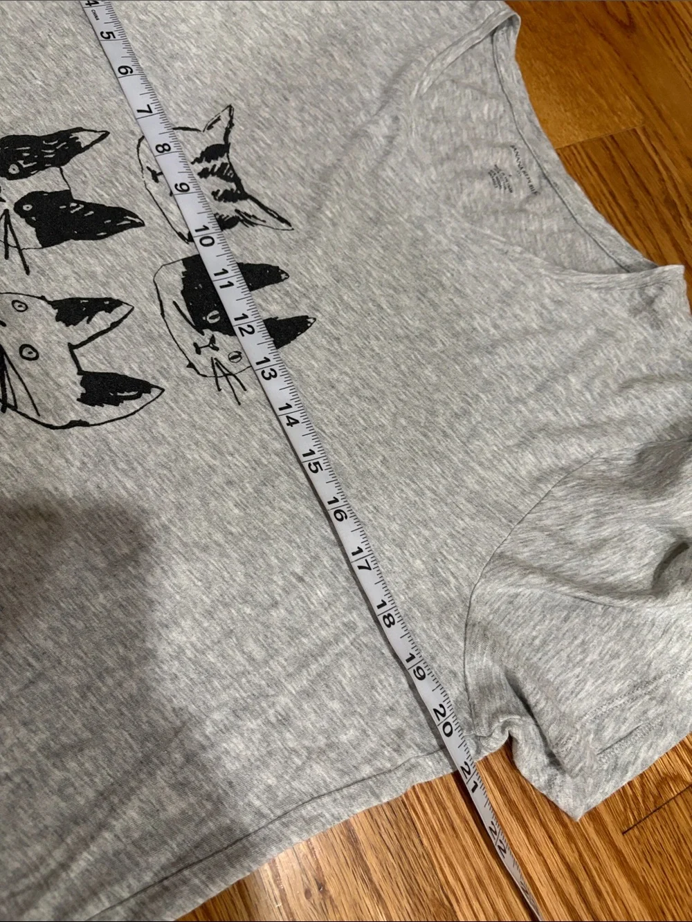Banana Republic Grey Cat Face Graphic Tee super soft women’s Large